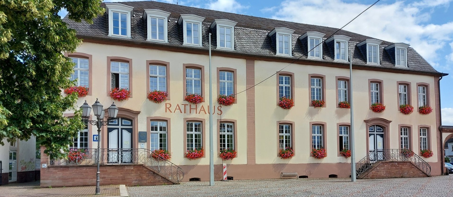 Rathaus Saarwellingen. Frontalansicht.